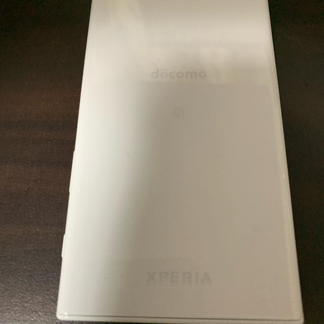 Xperia(エクスペリア)のドコモ Xperia x compact so-02j 白 スマホ/家電/カメラのスマートフォン/携帯電話(スマートフォン本体)の商品写真