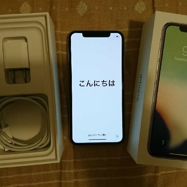 Apple(アップル)のiPhoneX 64G シルバー SIMロック解除済み スマホ/家電/カメラのスマートフォン/携帯電話(スマートフォン本体)の商品写真