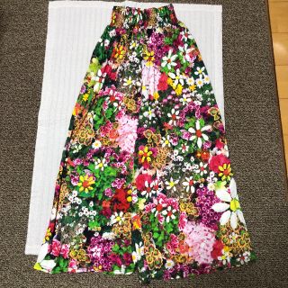 ツモリチサト(TSUMORI CHISATO)のツモリチサト 花柄ワイドパンツ(カジュアルパンツ)