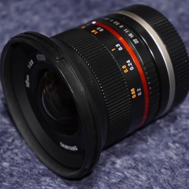 SONY(ソニー)のSAMYANG 12mm F2.0 単焦点レンズ スマホ/家電/カメラのカメラ(レンズ(単焦点))の商品写真