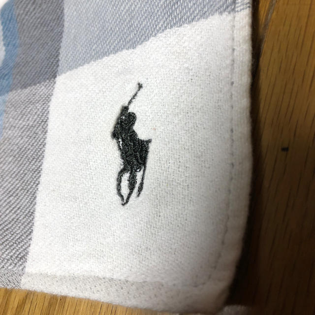 Ralph Lauren(ラルフローレン)のラルフローレン タオルハンカチ 白xグレーロゴ刺繍 メンズのファッション小物(ハンカチ/ポケットチーフ)の商品写真