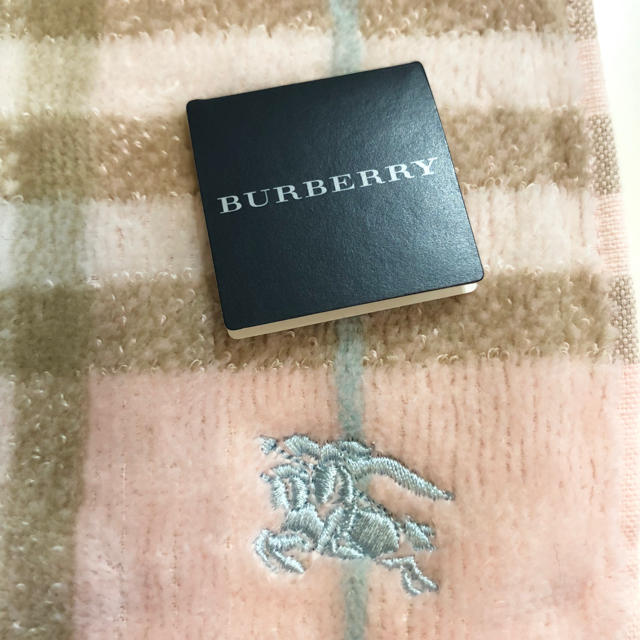 BURBERRY(バーバリー)のハンカチ Burberry バーバリー 未使用 レディースのファッション小物(ハンカチ)の商品写真