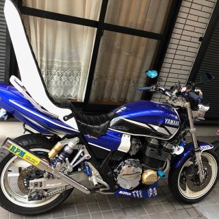 xjr400三段シート