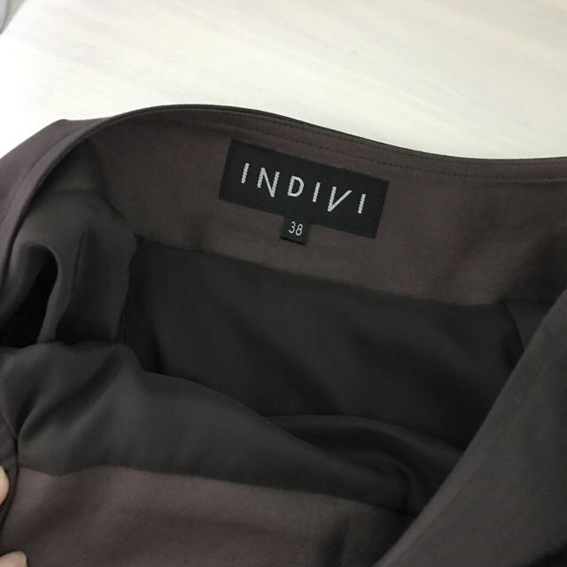 INDIVI(インディヴィ)のINDIVI ダークブラウン スカート レディースのスカート(ひざ丈スカート)の商品写真