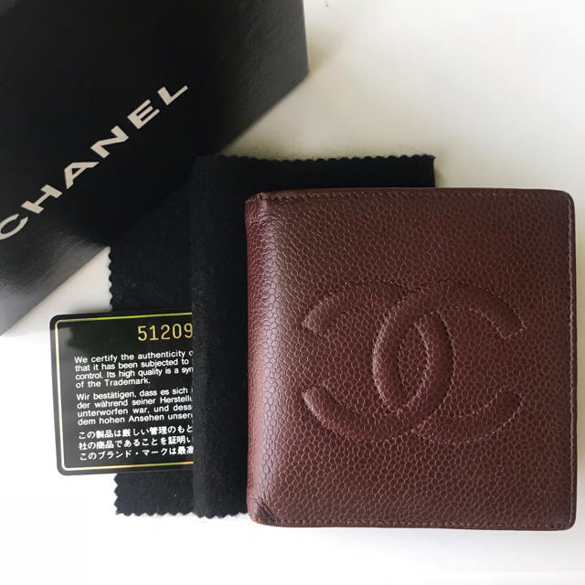 【本物正規品】CHANEL二つ折り財布 キャビアスキンレディース