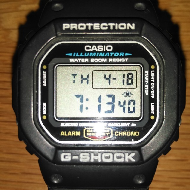 G-SHOCK(ジーショック)のCASIO G-SHOCK DW-5600-1 メンズの時計(腕時計(デジタル))の商品写真