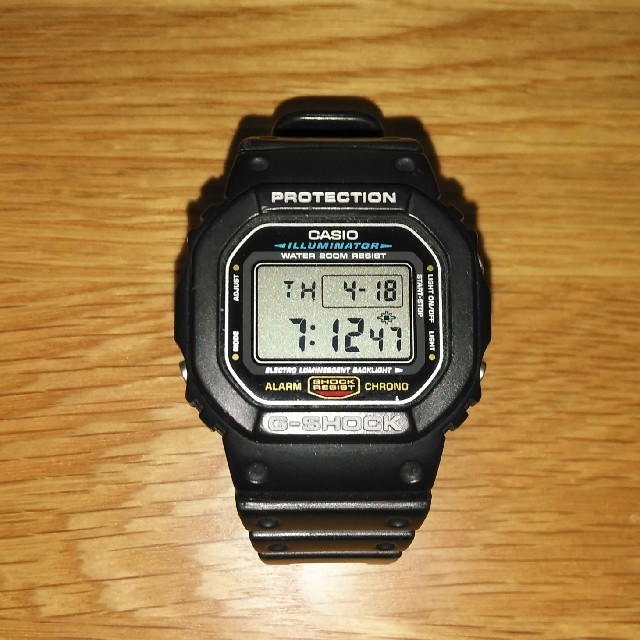 G-SHOCK(ジーショック)のCASIO G-SHOCK DW-5600-1 メンズの時計(腕時計(デジタル))の商品写真