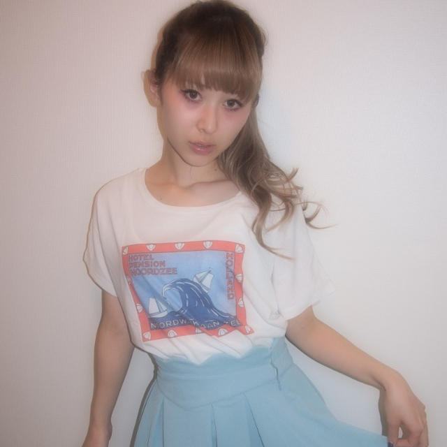 choosy chu(チュージーチュー)のSHELL Tシャツ レディースのトップス(Tシャツ(半袖/袖なし))の商品写真