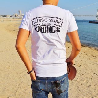 デウスエクスマキナ(Deus ex Machina)の正規品☆LUSSO SURF カリフォルニアTシャツ Ｌ☆ルーカ(Tシャツ/カットソー(半袖/袖なし))