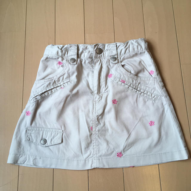 OshKosh(オシュコシュ)のoshkosh ミニスカート 110 キッズ/ベビー/マタニティのキッズ服女の子用(90cm~)(スカート)の商品写真