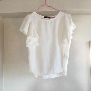 ダブルクローゼット(w closet)のw closet フリル袖トップス(シャツ/ブラウス(半袖/袖なし))