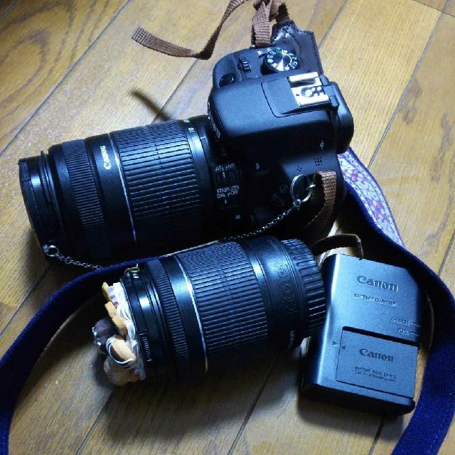 Canon(キヤノン)のEOS Kiss×7 一眼レフカメラとバッグなど スマホ/家電/カメラのカメラ(デジタル一眼)の商品写真