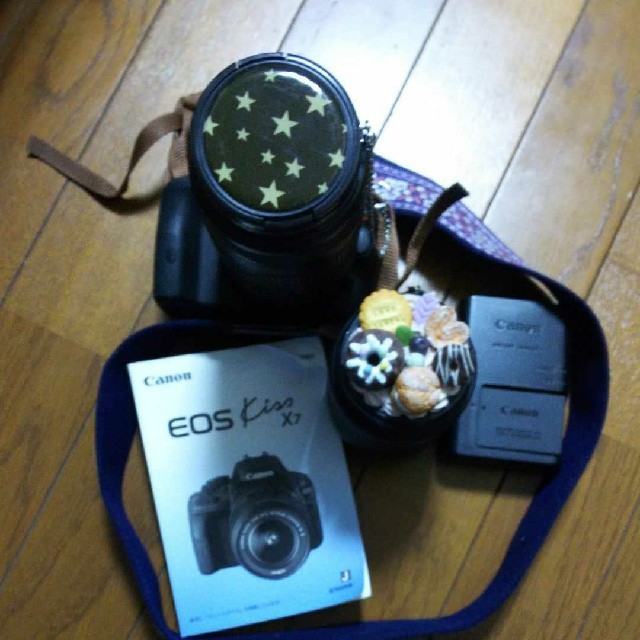 Canon(キヤノン)のEOS Kiss×7 一眼レフカメラとバッグなど スマホ/家電/カメラのカメラ(デジタル一眼)の商品写真