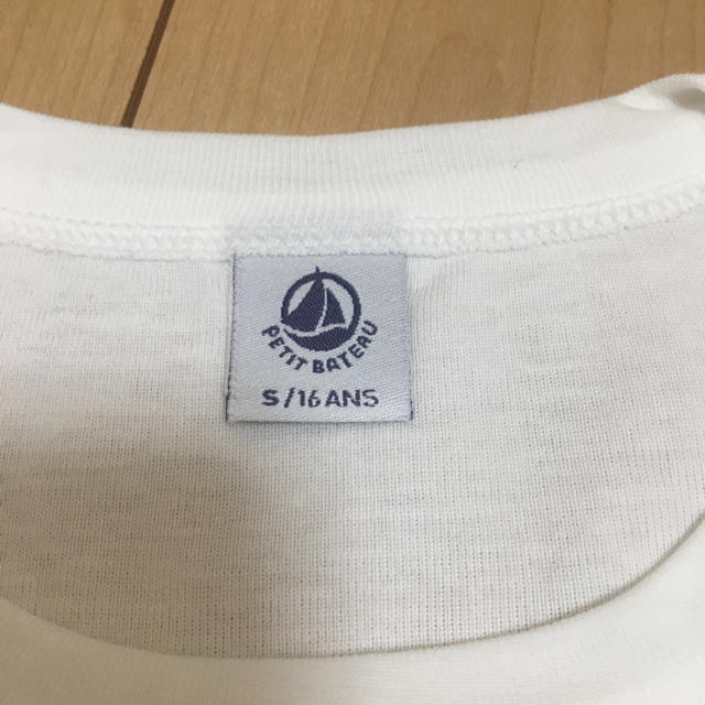 PETIT BATEAU(プチバトー)のプチバトーの白カットソー キッズ/ベビー/マタニティのキッズ服女の子用(90cm~)(Tシャツ/カットソー)の商品写真