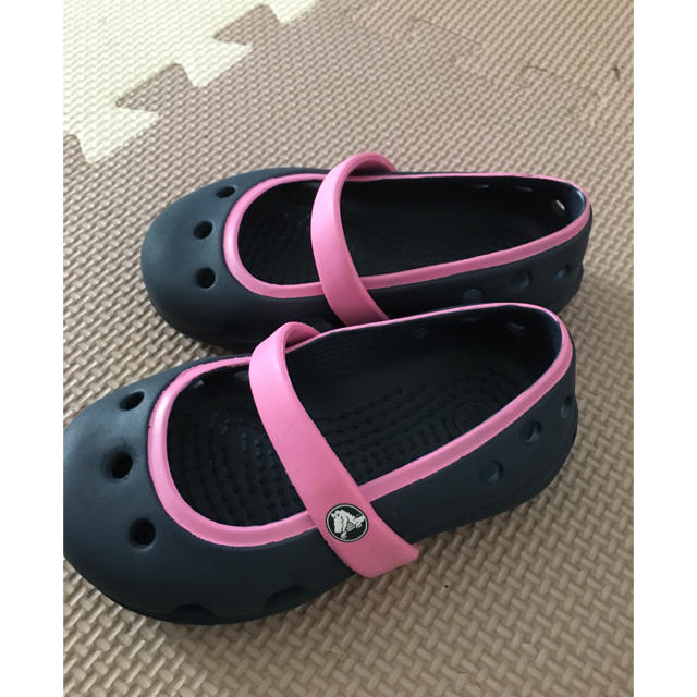 crocs(クロックス)のさっちゃん様専用★クロックスキッズサンダル キッズ/ベビー/マタニティのベビー靴/シューズ(~14cm)(サンダル)の商品写真