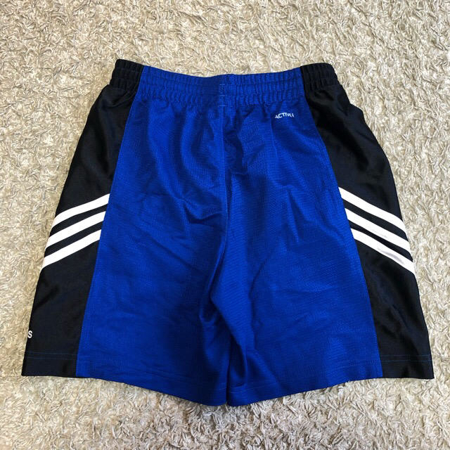 adidas(アディダス)の【はーと♡様専用】adidasアディダス 短パン 130 キッズ/ベビー/マタニティのキッズ服男の子用(90cm~)(パンツ/スパッツ)の商品写真