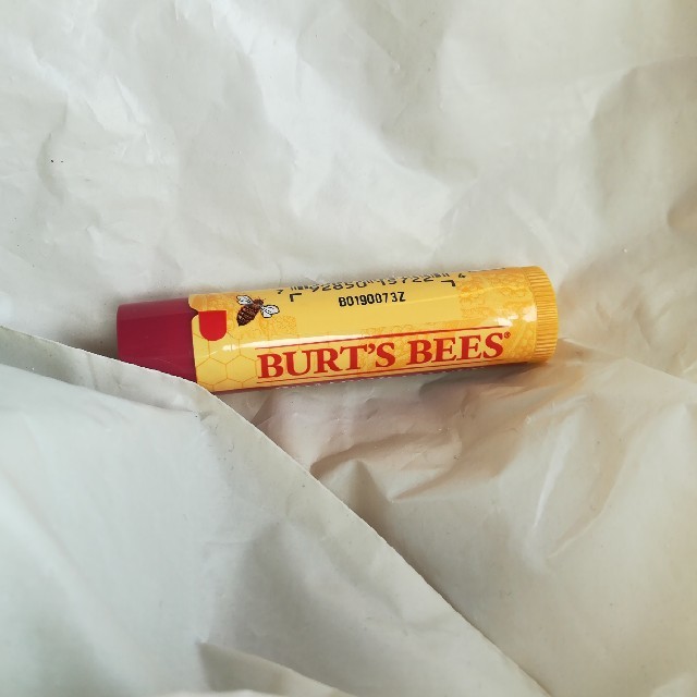 BURT'S BEES(バーツビーズ)の【新品】BURT‘S BEES（POMEGRANATE ） コスメ/美容のスキンケア/基礎化粧品(リップケア/リップクリーム)の商品写真