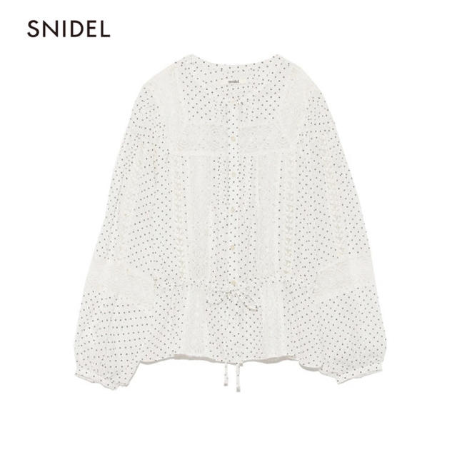 SNIDEL(スナイデル)のレーステープ切り替えブラウス レディースのトップス(シャツ/ブラウス(半袖/袖なし))の商品写真