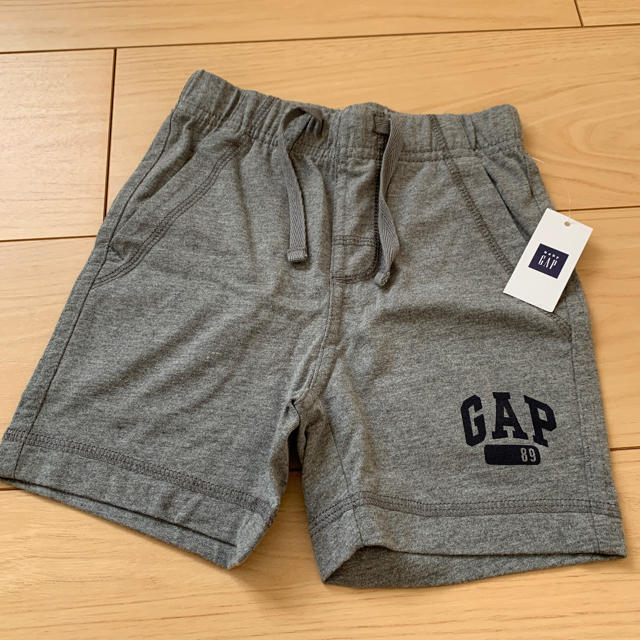 babyGAP(ベビーギャップ)の新品未使用babyGAPハーフパンツ キッズ/ベビー/マタニティのベビー服(~85cm)(パンツ)の商品写真