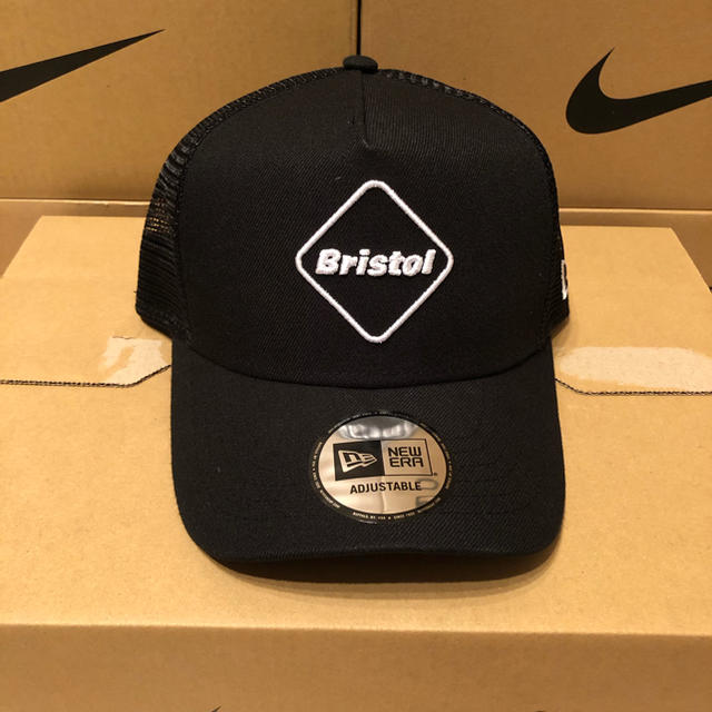 F.C.R.B.(エフシーアールビー)のFCRB 19SS NEW ERA EMBLEM MESH CAP BLACK メンズの帽子(キャップ)の商品写真