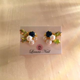 ビジューピアス・ピスタチオ(ピアス)