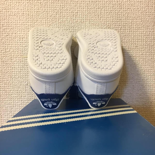 adidas(アディダス)の新品未使用  adidas stan smith baby スタンスミス ベビー キッズ/ベビー/マタニティのベビー靴/シューズ(~14cm)(スニーカー)の商品写真