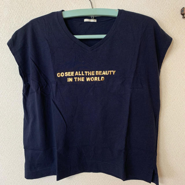 GU(ジーユー)のGU Tシャツ 新品 レディースのトップス(Tシャツ(半袖/袖なし))の商品写真