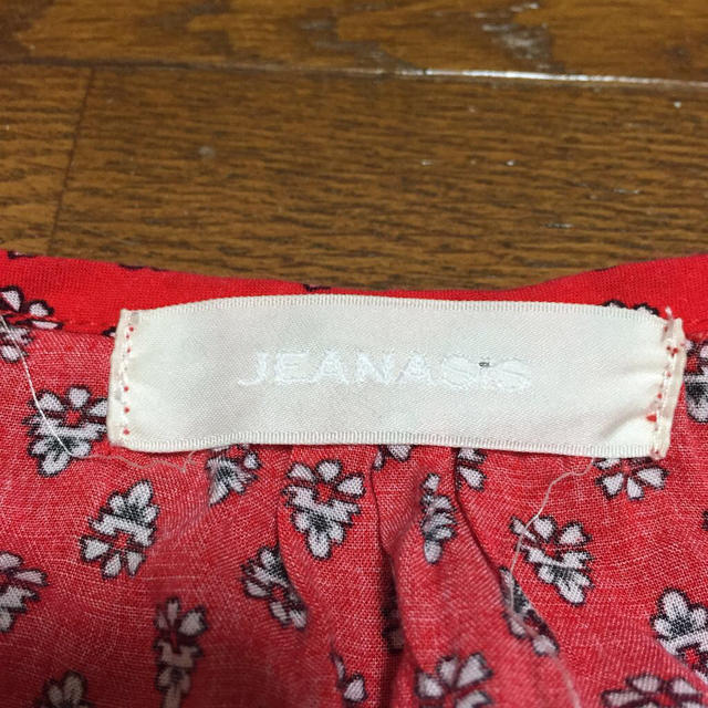 JEANASIS(ジーナシス)のJEANASiS レトロ柄トップス レディースのトップス(シャツ/ブラウス(半袖/袖なし))の商品写真