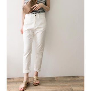 アーバンリサーチドアーズ(URBAN RESEARCH DOORS)の美品！元値9720円アーバンリサーチ テーパードチノ(チノパン)