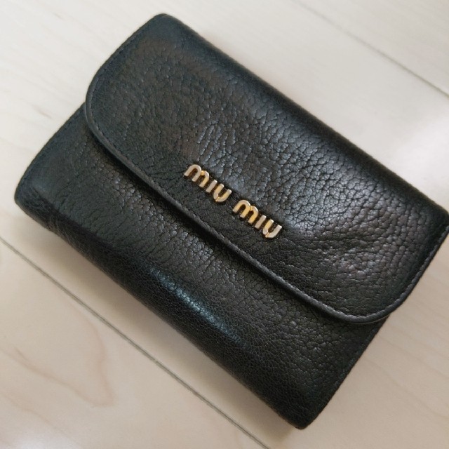 miumiu(ミュウミュウ)のMIUMIU♡財布♡二つ折り レディースのファッション小物(財布)の商品写真