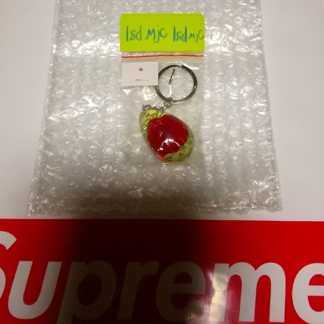 Supreme(シュプリーム)のSupreme Tear Drop Rose キーチェーン キーホルダー　 メンズのファッション小物(キーホルダー)の商品写真