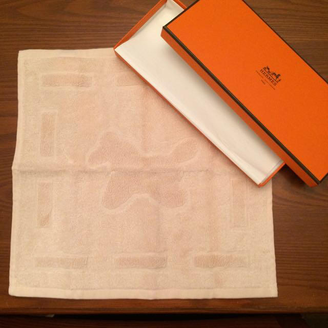 Hermes - エルメス・正規品・新品ハンドタオルの通販 by Paris Room発送週一。｜エルメスならラクマ