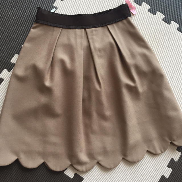 STRAWBERRY-FIELDS(ストロベリーフィールズ)のストロベリーフィールズ  スカート ベージュ系 レディースのスカート(ひざ丈スカート)の商品写真