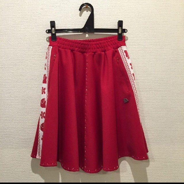 keisuke kanda(ケイスケカンダ)のkeisuke kanda ジャージひざ丈フレアスカート レディースのスカート(ひざ丈スカート)の商品写真