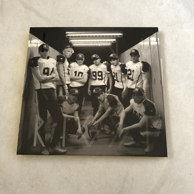 EXO(エクソ)のEXO 02 repackage〔LOVE ME LIGH〕 エンタメ/ホビーのCD(K-POP/アジア)の商品写真