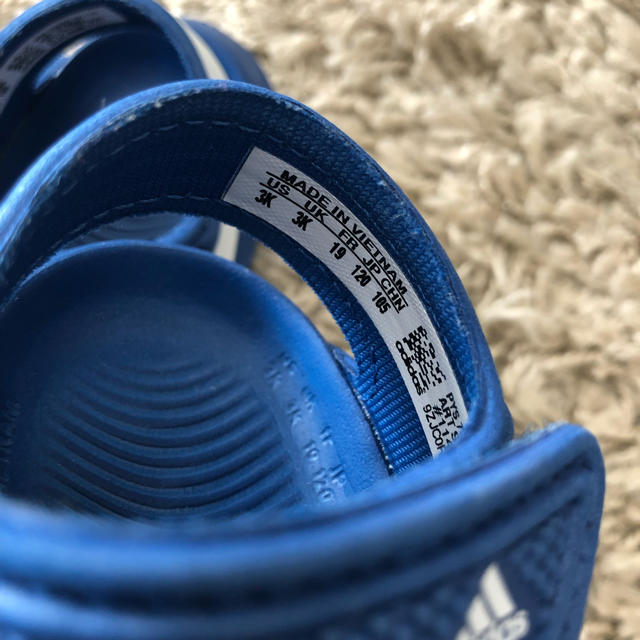 adidas(アディダス)のadidas キッズ/ベビー/マタニティのベビー靴/シューズ(~14cm)(サンダル)の商品写真