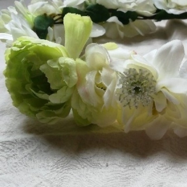 花かんむり ハンドメイドのアクセサリー(ヘアアクセサリー)の商品写真