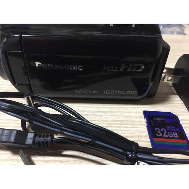 Panasonic(パナソニック)のPanasonic FULL HD HC-V230M スマホ/家電/カメラのカメラ(ビデオカメラ)の商品写真