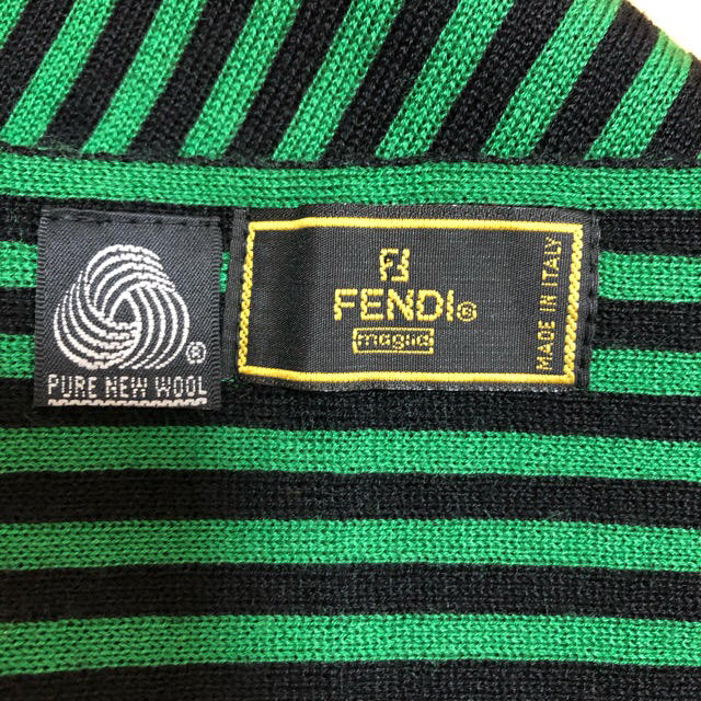 FENDI(フェンディ)の本日限定価格!!美品 FENDI フェンディ マフラー  レディースのファッション小物(マフラー/ショール)の商品写真