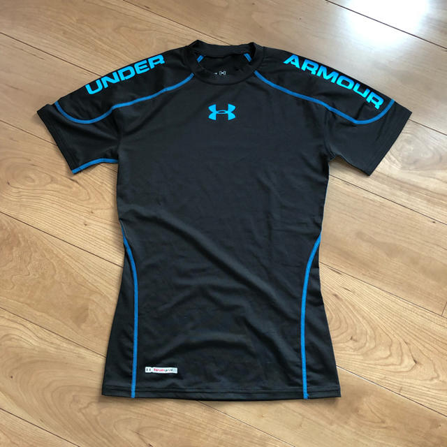 UNDER ARMOUR(アンダーアーマー)のUNDER ARMOUR メンズ トレーニングシャツ スポーツ/アウトドアのトレーニング/エクササイズ(トレーニング用品)の商品写真