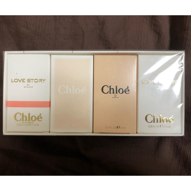 Chloe(クロエ)のChloe クロエ ミニチュアコレクション 香水 4つセット 新品未使用 コスメ/美容の香水(香水(女性用))の商品写真