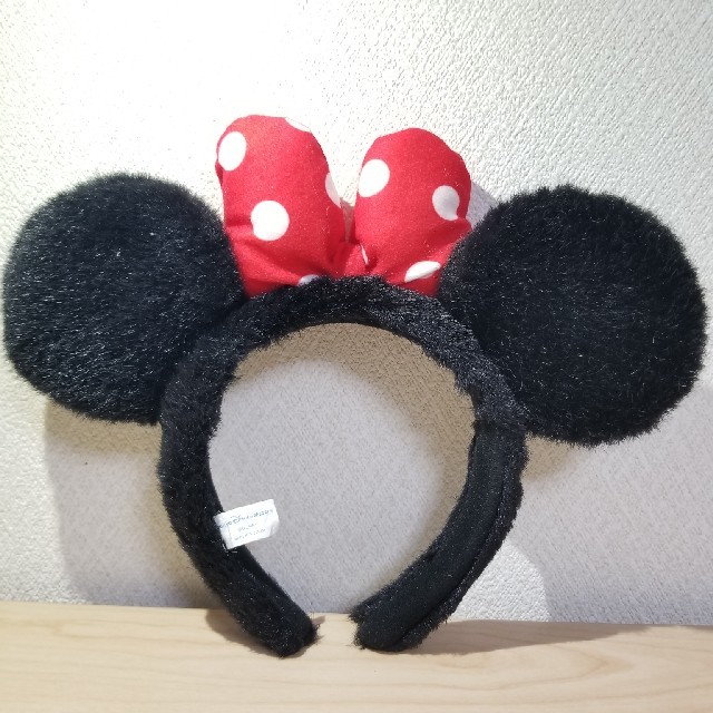 Disney(ディズニー)のディズニーカチューシャ（ミニーちゃん） レディースのヘアアクセサリー(カチューシャ)の商品写真