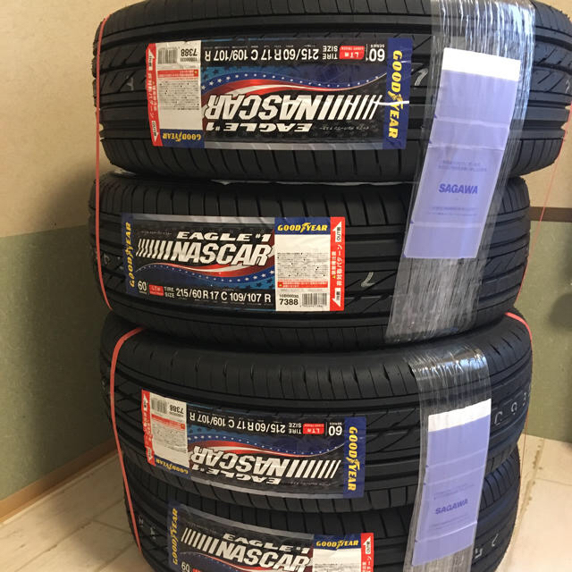 新品 グッドイヤー ナスカー 215/60R17 4本