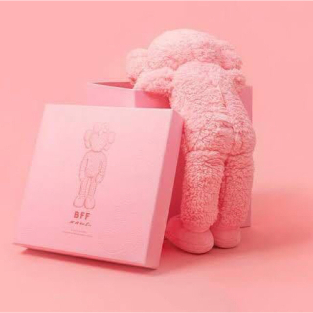 NIKE(ナイキ)の値下げ不可 BFF pink kaws エンタメ/ホビーのおもちゃ/ぬいぐるみ(ぬいぐるみ)の商品写真