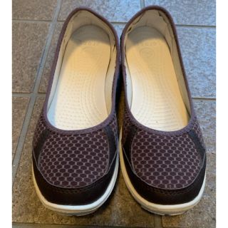 クロックス(crocs)のcrocsクロックス バレエシューズ W6 (22.5cm)ブラウン(バレエシューズ)