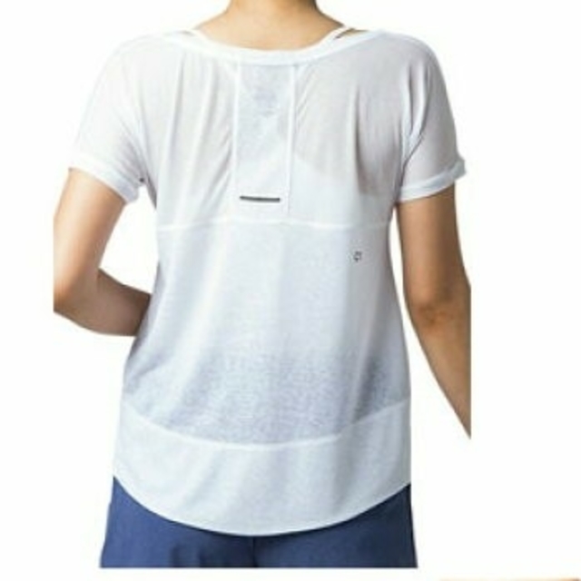 asics(アシックス)のasics ランニングクロップトップ　M レディースのトップス(Tシャツ(半袖/袖なし))の商品写真