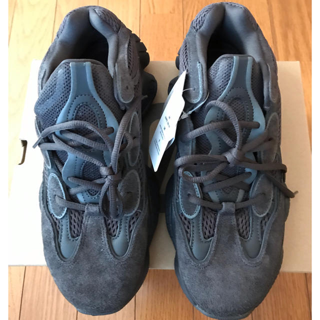 adidas(アディダス)の新品YEEZY500 US8.5 26.5センチ UTILITY BLACK メンズの靴/シューズ(スニーカー)の商品写真