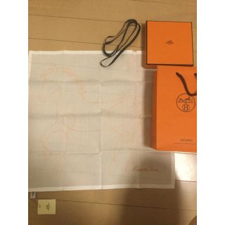 エルメス(Hermes)のエルメスのハンカチ白新品タグ付きhermesデパート購入(ハンカチ)