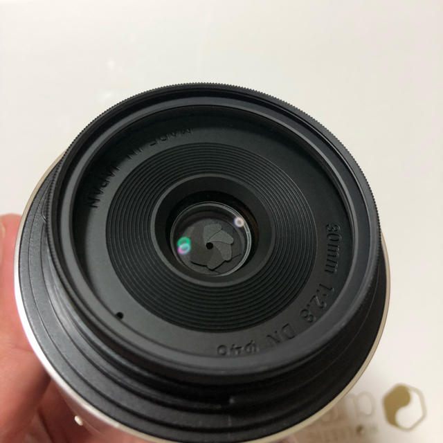 SIGMA(シグマ)のSIGMA Art 30mm F2.8 DN ソニー Eマウント用  スマホ/家電/カメラのカメラ(レンズ(単焦点))の商品写真