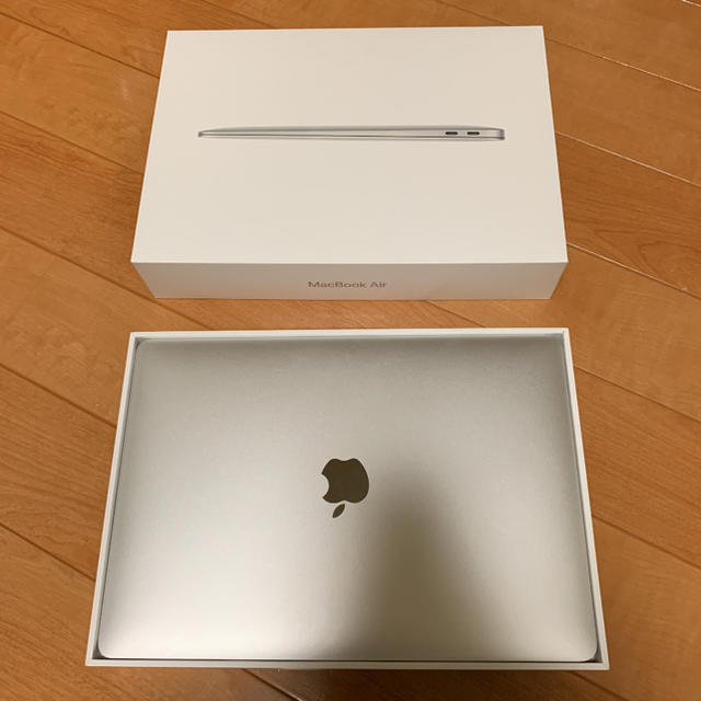 Apple(アップル)のMacBook Air 正規品 ほぼ新品 スマホ/家電/カメラのPC/タブレット(ノートPC)の商品写真